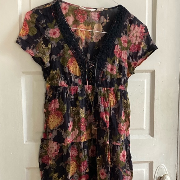 H&M Empress Dress // Floral Lace-Up Dress - Picture 2 of 10